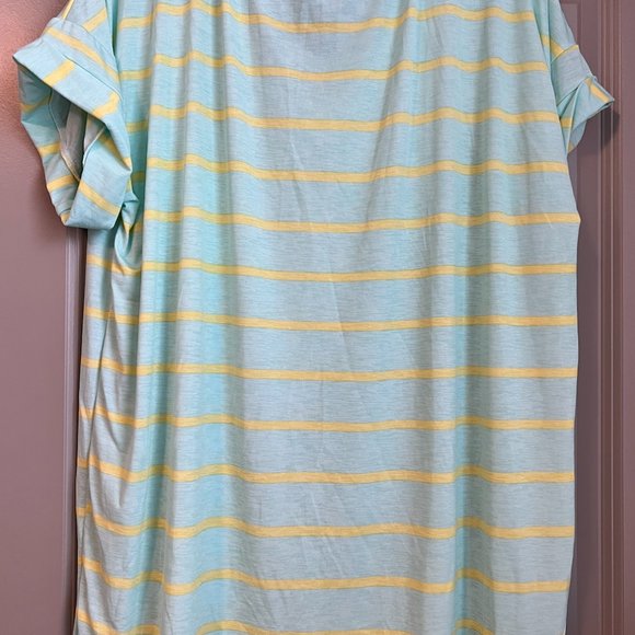 New Women's Plus Size Short Sleeve Pocket Tee - Size 2XL - Picture 5 of 6
